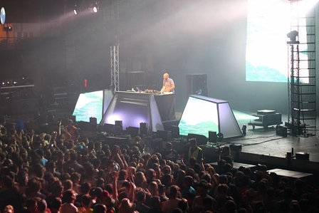 © Johnny Bliss, 2011 Paul Kalkbrenner, UAF 2011